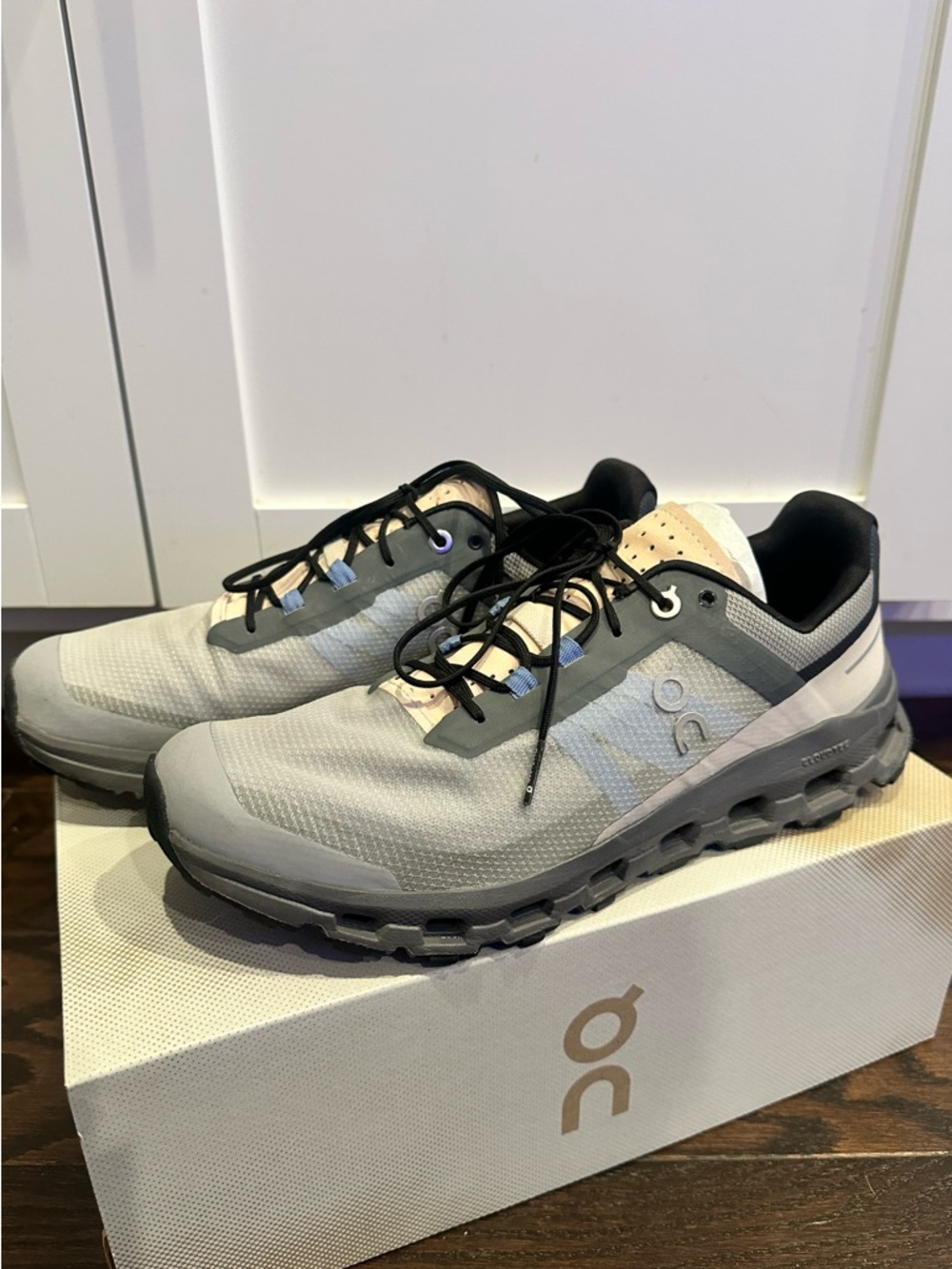 On Cloudvista Running Shoes - size 9.5